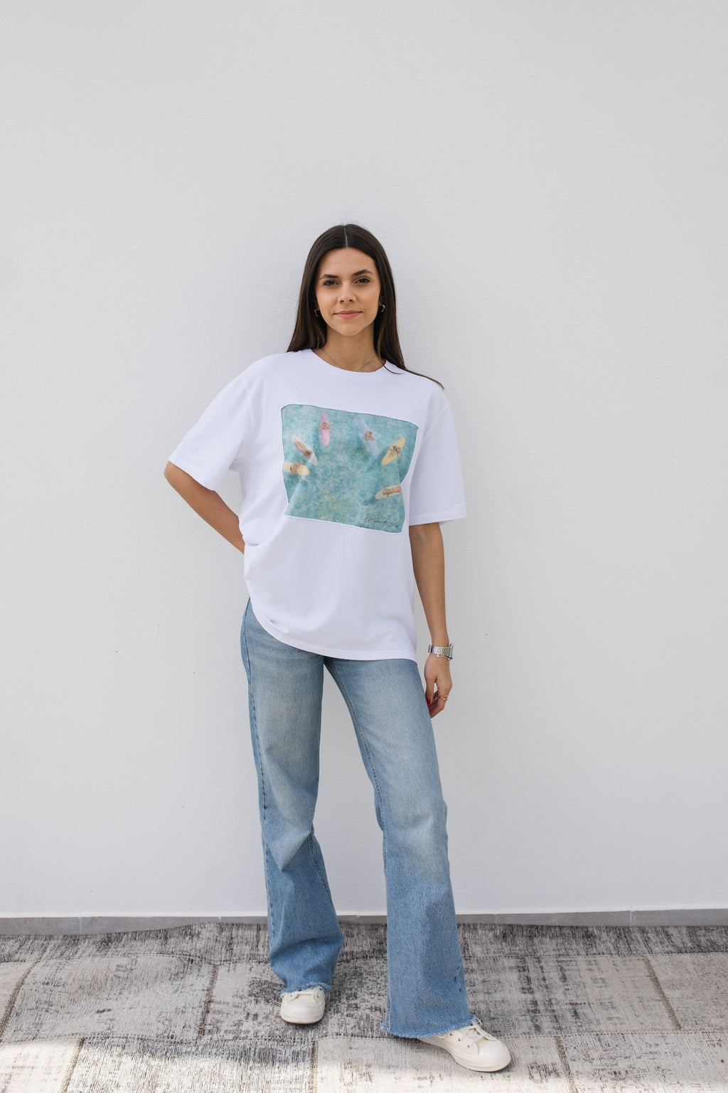 Waiting for waves T-Shirt