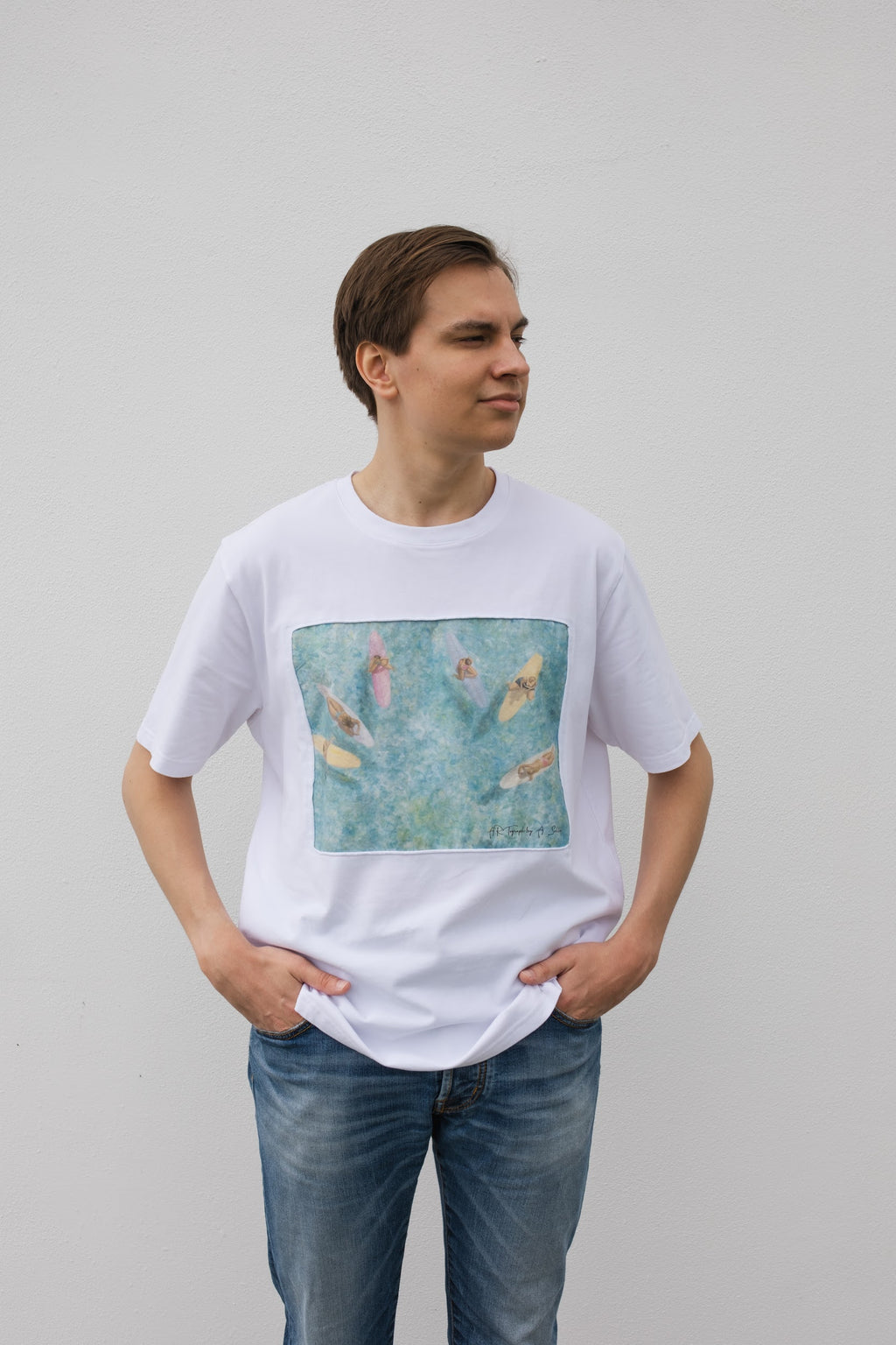 Waiting for waves T-Shirt