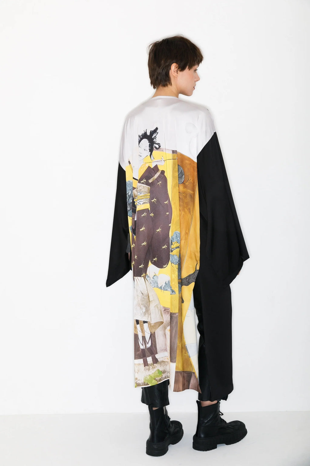 Scattered pears Kimono Black