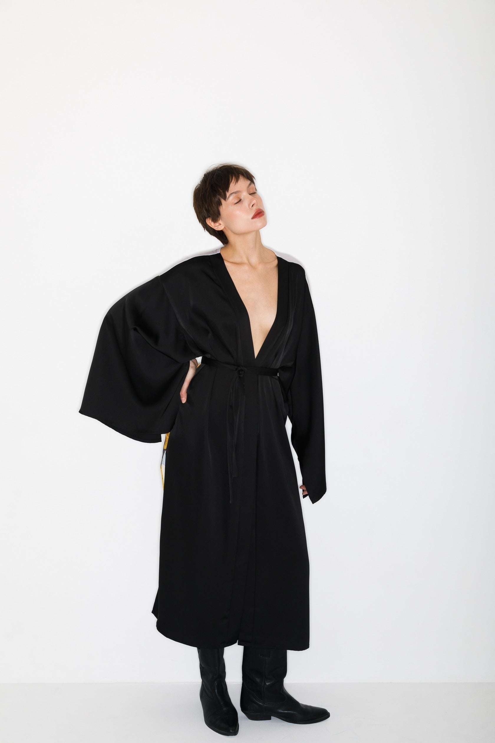 Kimono mit Scattered Pears, Schwarz
